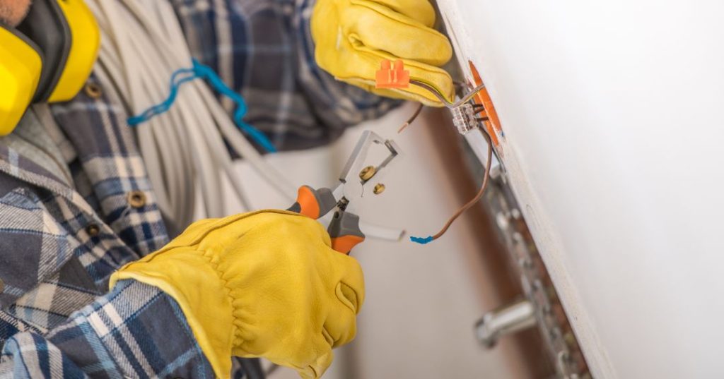 Consertos e manutenções elétricas em Blumenau